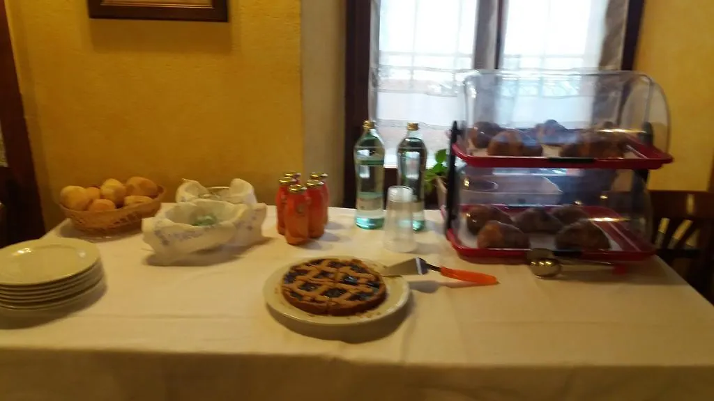 Casa Vacanze Da Edo Aparthotel Civate Italy