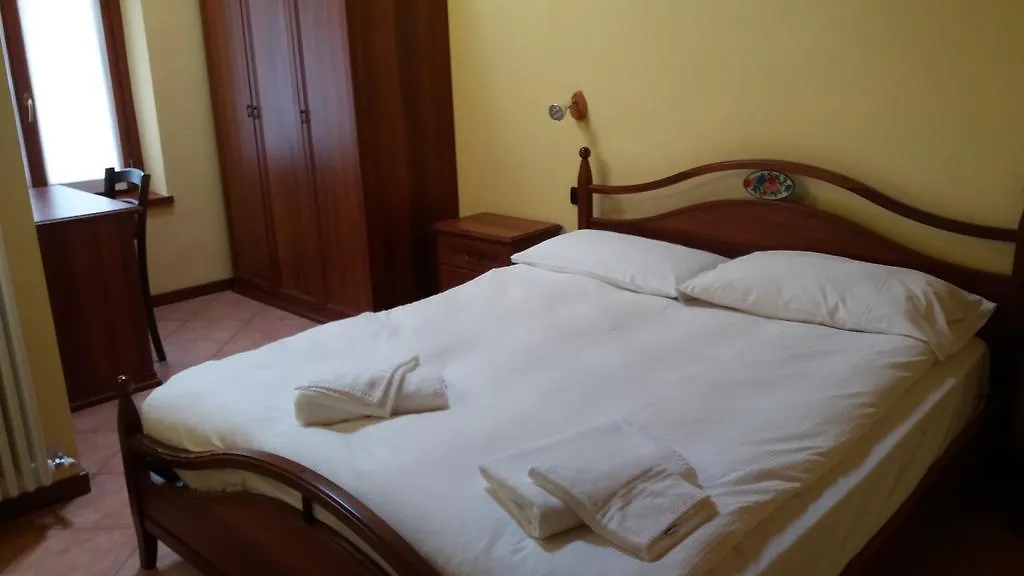 Casa Vacanze Da Edo Aparthotel Civate Italy